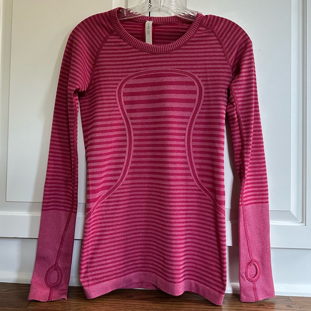 Lululemon Swiftly Tech Long Sleeve Crew in Heathered Berry Rumble, Size 4